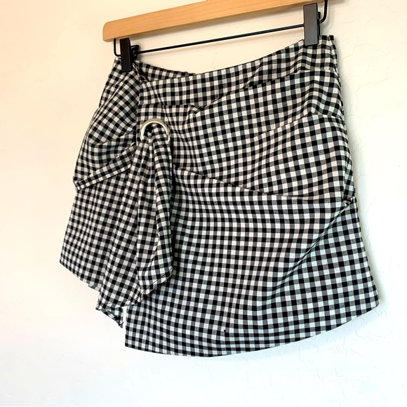 Forever 21 Dresses & Skirts - Forever 21 Skort. Size: Small. Excellent condition